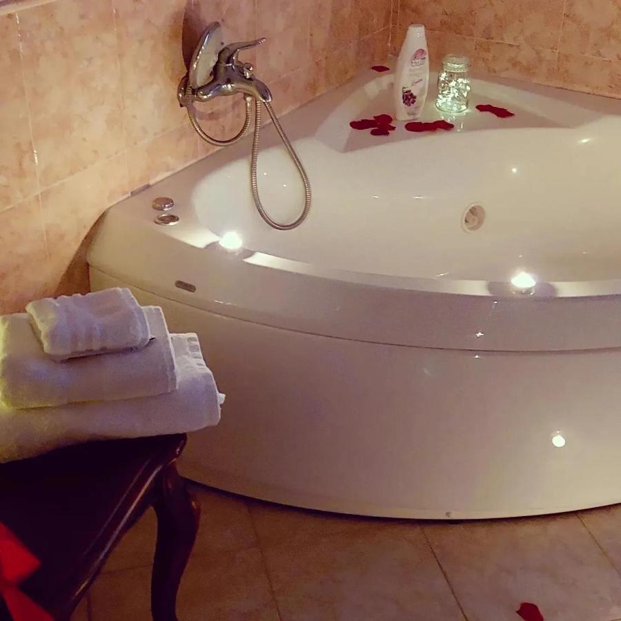 Roxy Bellavista Apartment Cogna Екстериор снимка