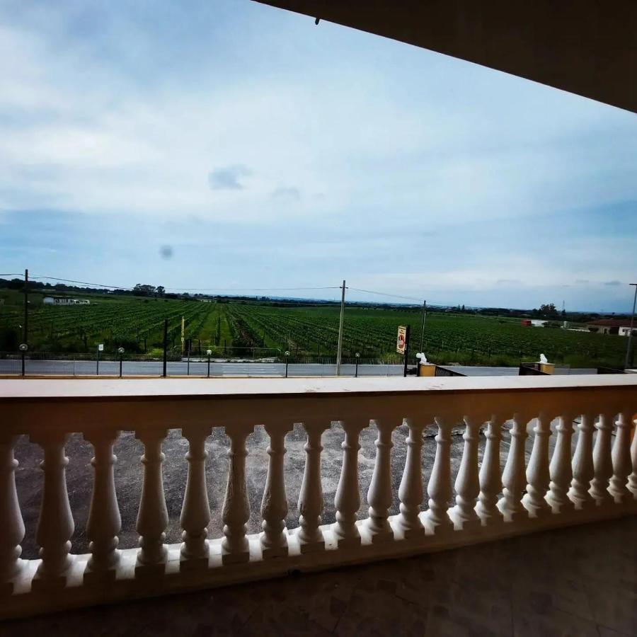 Roxy Bellavista Apartment Cogna Екстериор снимка